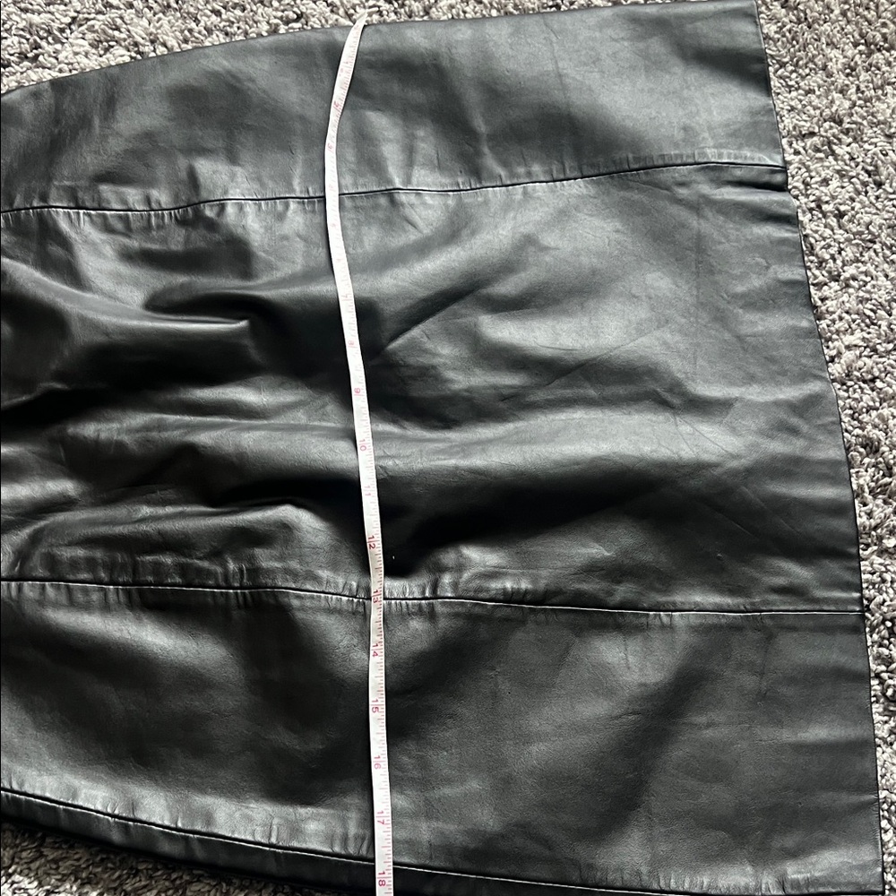 Berman’s leather skirt size 10 (8?) - Picture 7 of 8